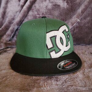 DC SHOES Sports Skate Apparel Green Black Hammering Flex-Fit L/XL Hat NEW